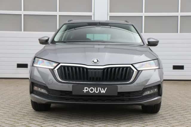 Škoda Octavia (2023) thumbnail 9