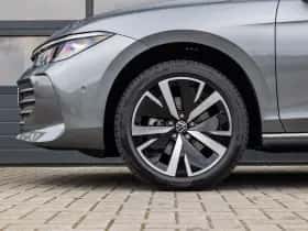 Volkswagen Passat (2025) thumbnail 12