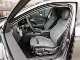 Volkswagen Passat (2025) thumbnail 4