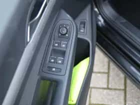 Volkswagen Golf (2025) thumbnail 32