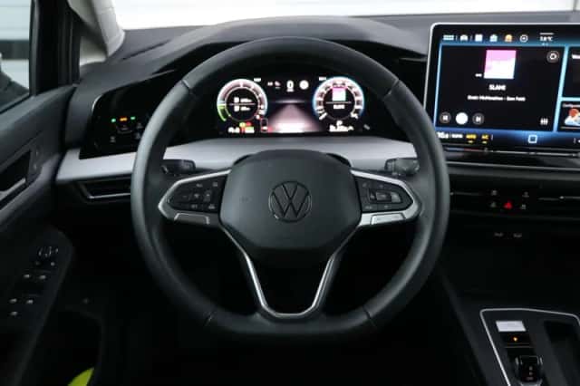 Volkswagen Golf (2025) thumbnail 34