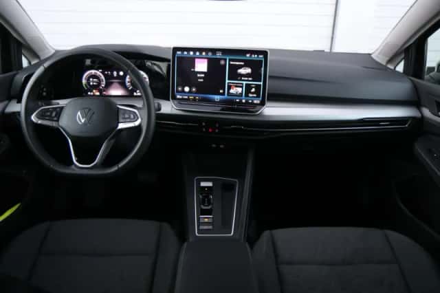 Volkswagen Golf (2025) thumbnail 6
