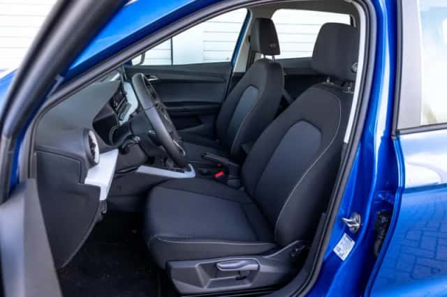 SEAT Arona (2025) thumbnail 4