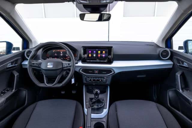 SEAT Arona (2025) thumbnail 5