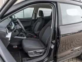 SEAT Arona (2025) thumbnail 4