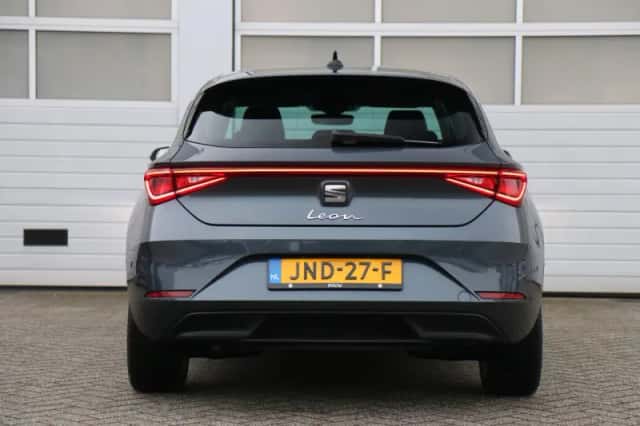 SEAT Leon (2023) thumbnail 12