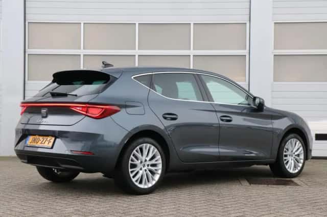 SEAT Leon (2023) thumbnail 3