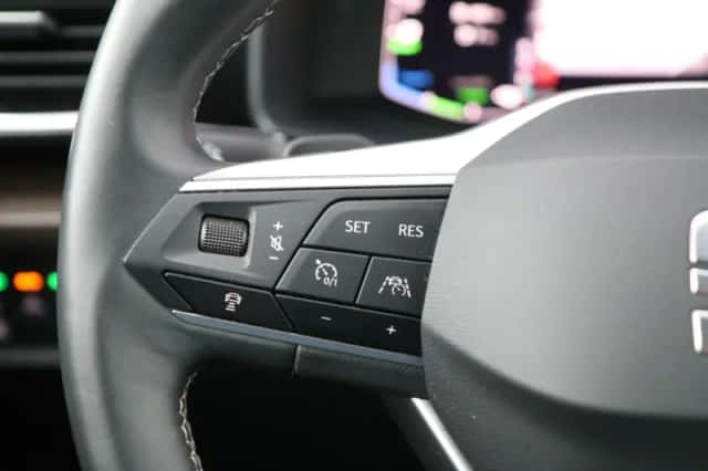 SEAT Leon (2023) thumbnail 25
