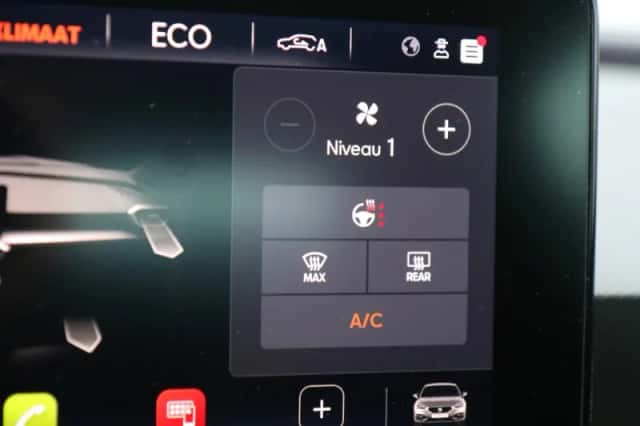 SEAT Leon (2023) thumbnail 30