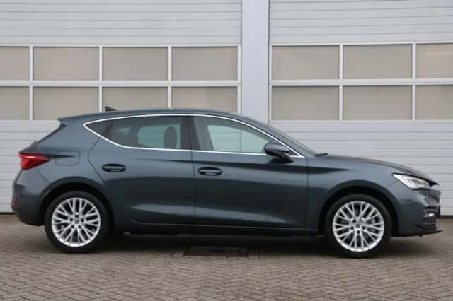 SEAT Leon (2023) thumbnail 4