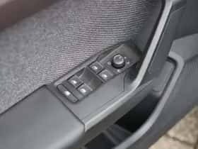 SEAT Leon (2023) thumbnail 35