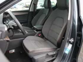 SEAT Leon (2023) thumbnail 5