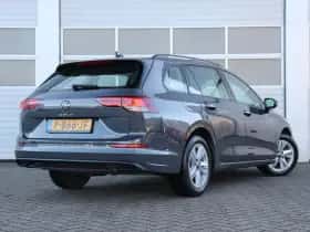 Volkswagen Golf (2022) thumbnail 2
