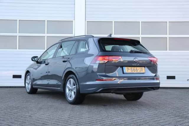 Volkswagen Golf (2022) thumbnail 11