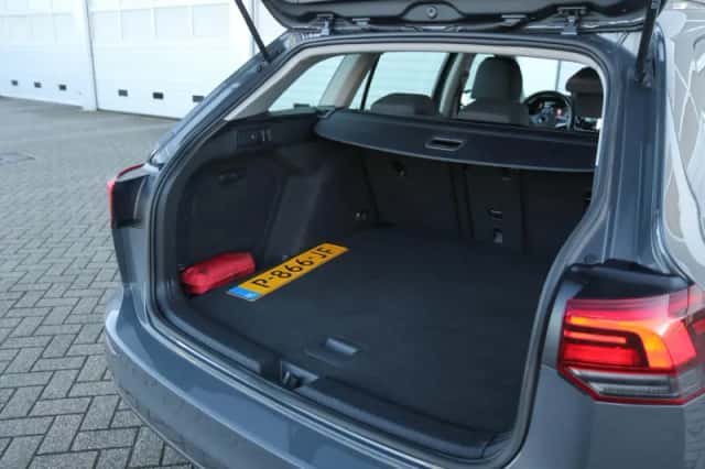 Volkswagen Golf (2022) thumbnail 16
