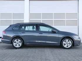 Volkswagen Golf (2022) thumbnail 3