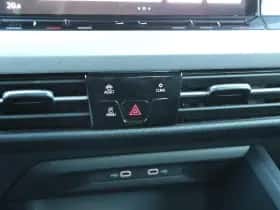 Volkswagen Golf (2022) thumbnail 25