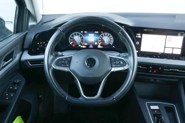 Volkswagen Golf (2022) thumbnail 30