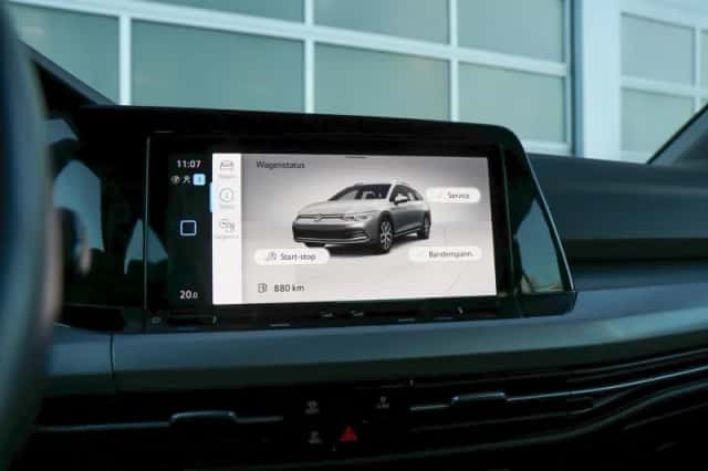Volkswagen Golf (2022) thumbnail 32