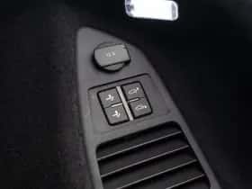 Volkswagen Touareg thumbnail 20