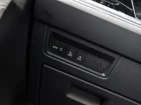 Volkswagen Touareg thumbnail 34