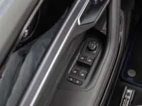 Volkswagen Touareg thumbnail 35