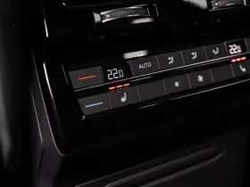 Volkswagen Touareg thumbnail 53