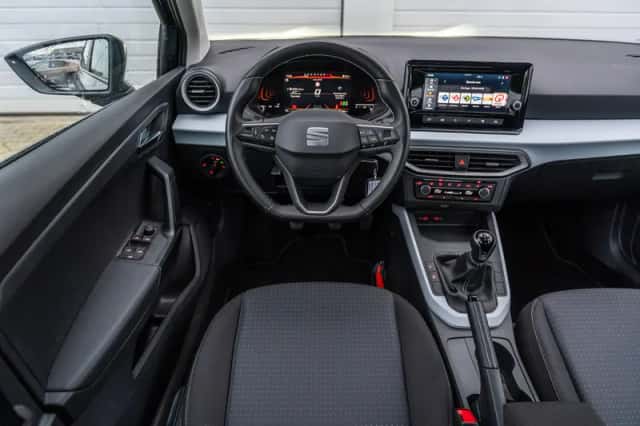 SEAT Arona (2025) thumbnail 18