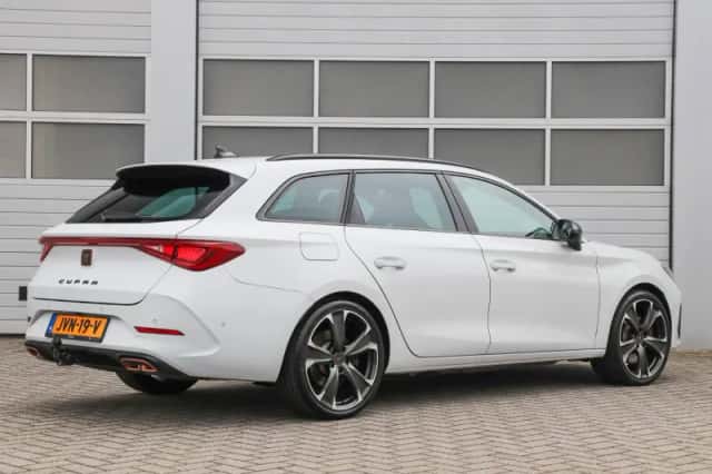CUPRA Leon Sportstourer (2023) thumbnail 2