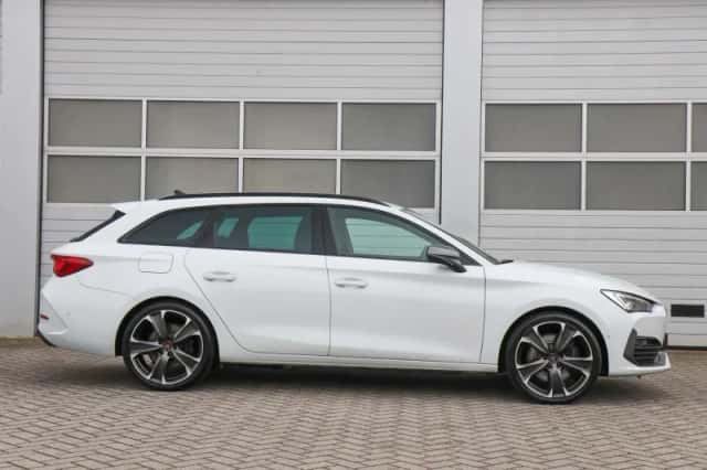 CUPRA Leon Sportstourer (2023) thumbnail 3