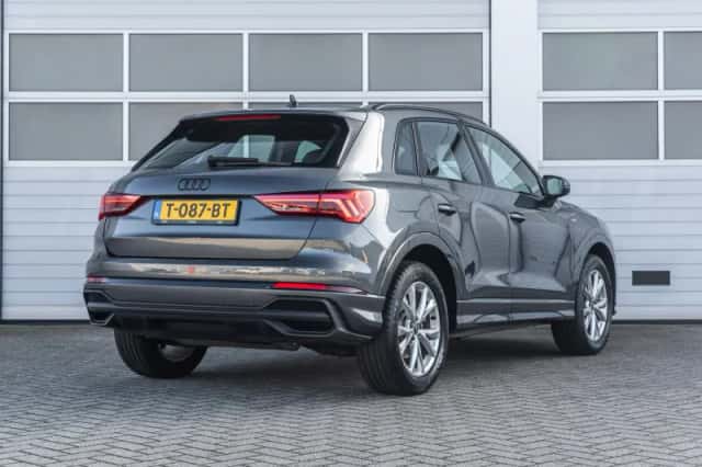 Audi Q3 (2023) thumbnail 2