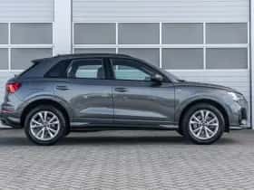 Audi Q3 (2023) thumbnail 3