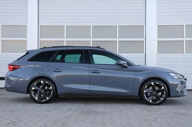 CUPRA Leon Sportstourer (2025) thumbnail 4