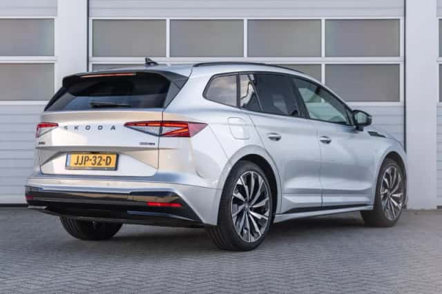 Škoda Enyaq (2025) thumbnail 2