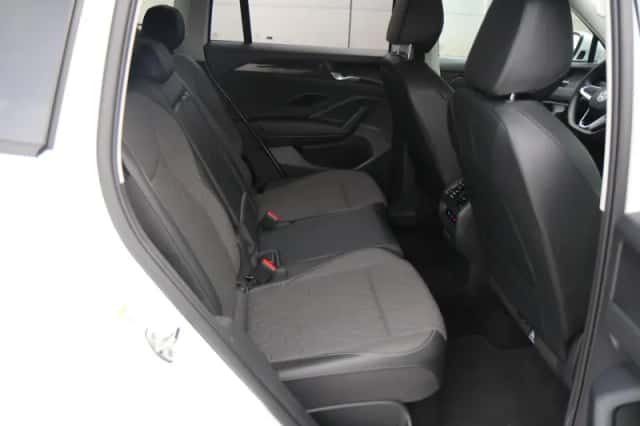 Volkswagen Tiguan (2025) thumbnail 15
