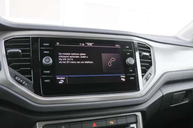 Volkswagen T-Roc (2021) thumbnail 23