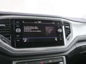 Volkswagen T-Roc (2021) thumbnail 23