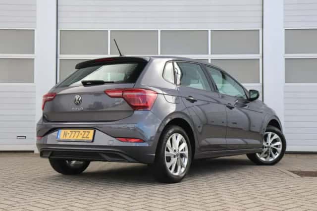 Volkswagen Polo (2022) thumbnail 2