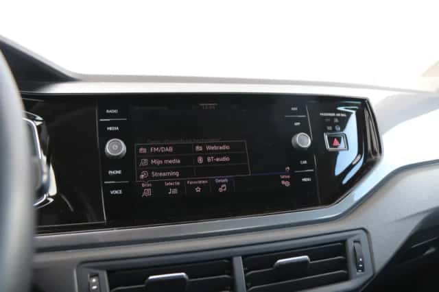 Volkswagen Polo (2022) thumbnail 32