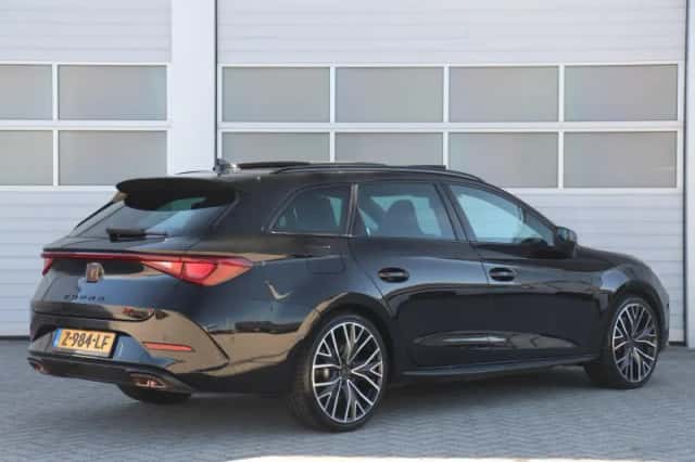 CUPRA Leon Sportstourer (2024) thumbnail 2