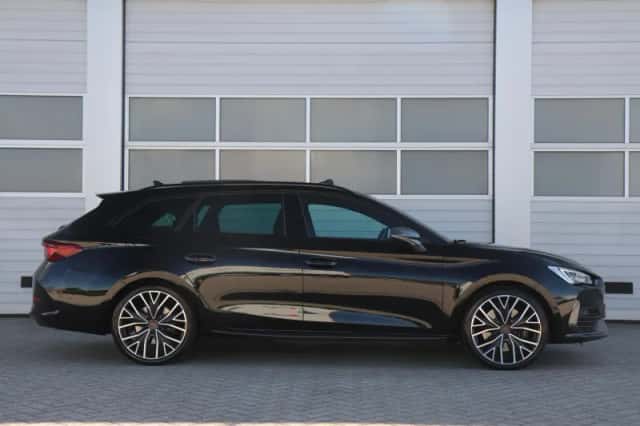 CUPRA Leon Sportstourer (2024) thumbnail 3