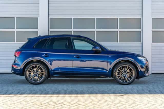 Audi Q5 (2021) thumbnail 3