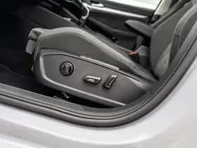 Volkswagen Golf (2024) thumbnail 22
