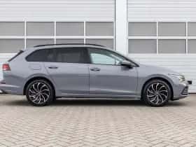 Volkswagen Golf (2024) thumbnail 4