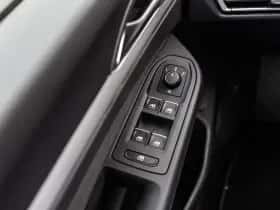 Volkswagen Golf (2024) thumbnail 34