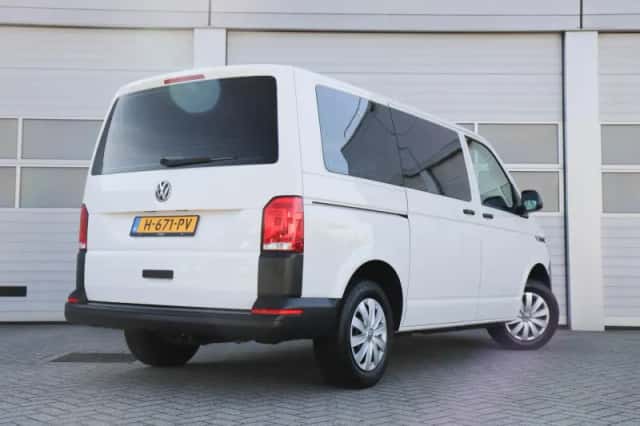 Volkswagen Transporter (2020) thumbnail 2