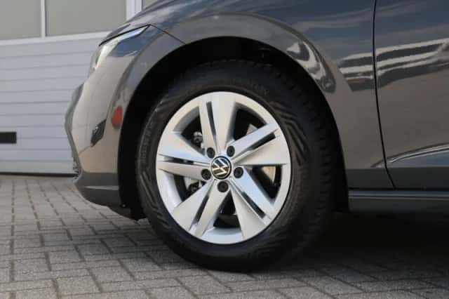 Volkswagen Golf (2024) thumbnail 13