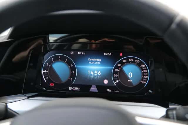 Volkswagen Golf (2024) thumbnail 19