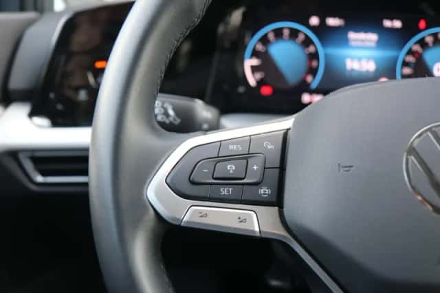Volkswagen Golf (2024) thumbnail 20