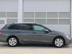 Volkswagen Golf (2024) thumbnail 3